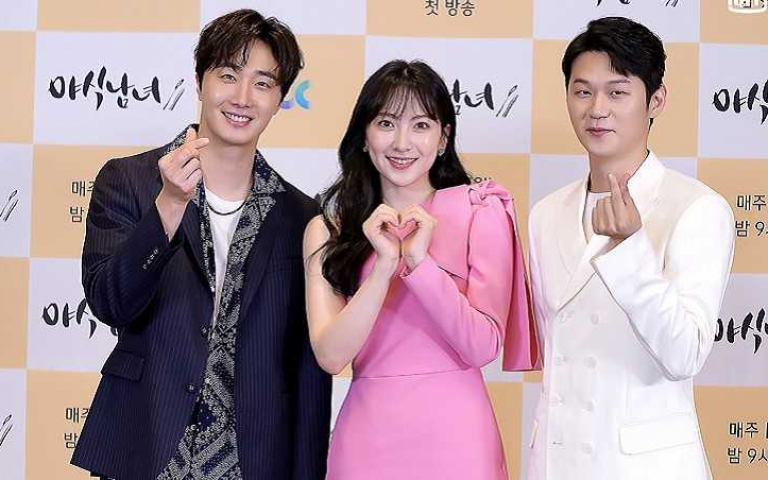 姜知英首當韓劇女主角　李學周白色西裝扭轉《夫婦》暴力形象