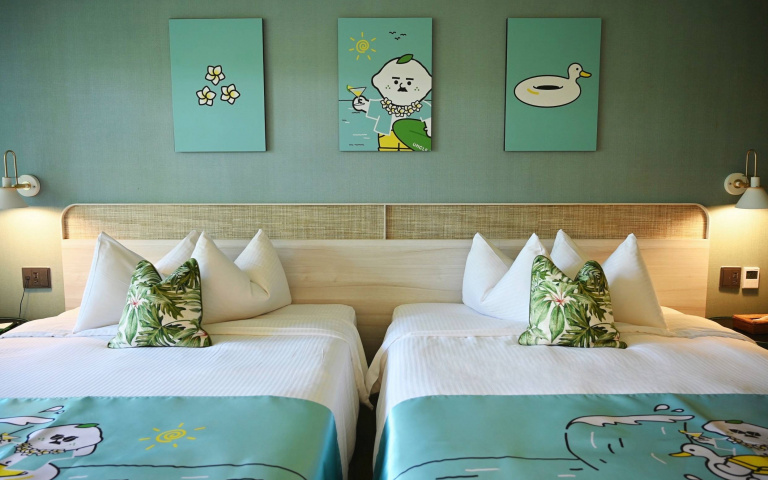 全台唯一「檸檬大叔主題房」！入住贈早晚餐、檸檬大叔經典禮盒　還能DIY創意飲品