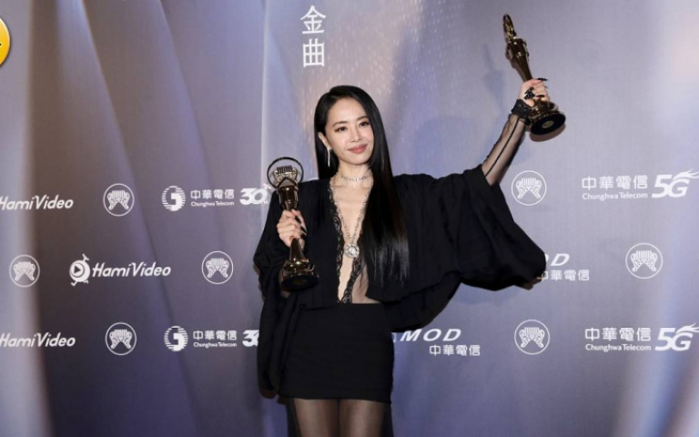 金曲37／蔡依林睽違19年再度封后　金句連發：把噪聲當畫筆、創作屬於自己的風景