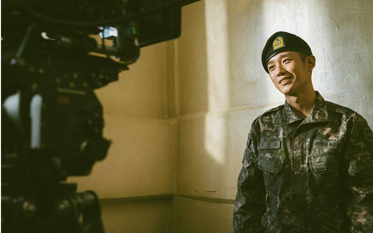 暴雨天車子高速公路上熄火　丁海寅難忘駕駛兵驚險事