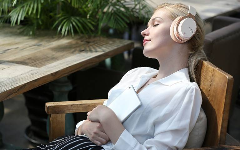 AIRPULSE父親節送禮指南,節慶期間買音響送耳機,以復古美式、時尚摩登風格音響為爸爸獻上雙重聽感饗宴!