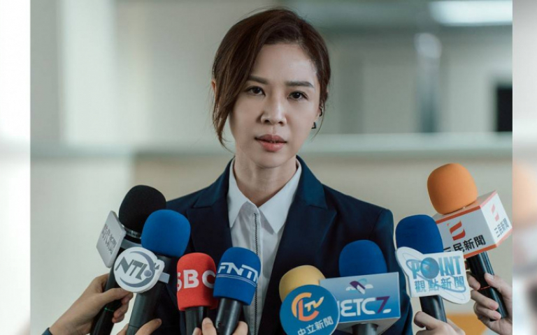 謝盈萱化身超強幕僚 《人選之人》拚選戰