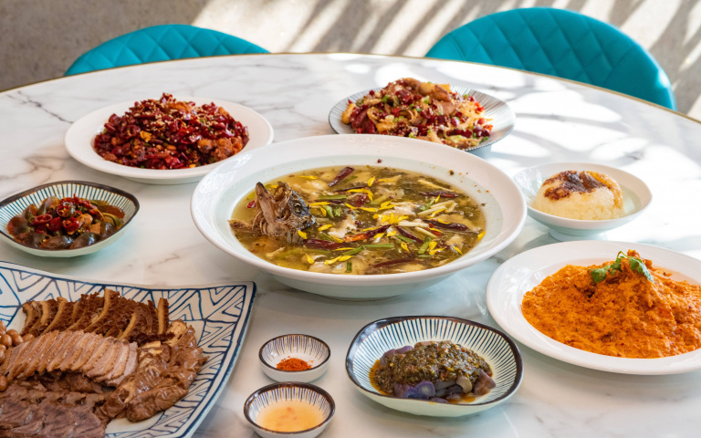 還原道地川味！「鵝川」打造酸菜魚界LV！二店插旗微風南山