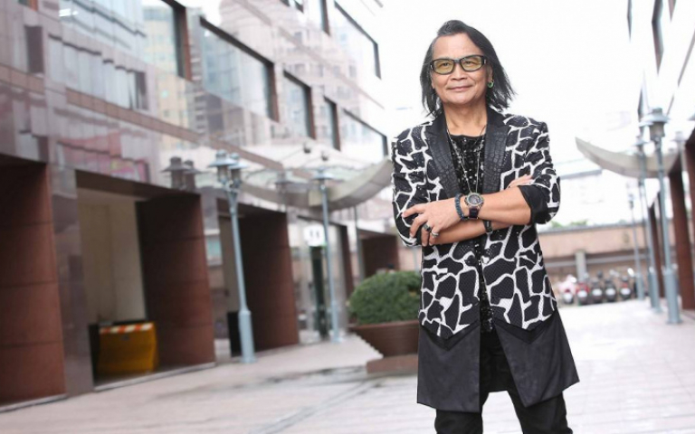 沈文程騎重機撞山壁　關節錯位「上天給的警告」