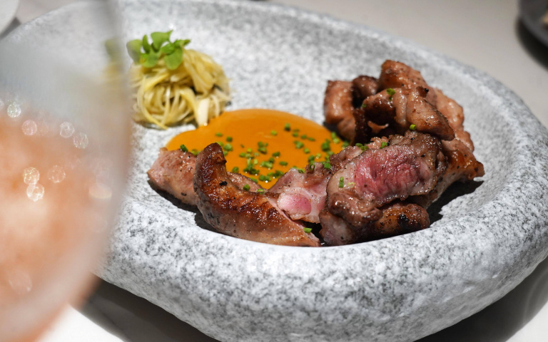 孫盛希把關餐酒館風味  冬令進補、泰式風情都上桌  又愛又恨大蒜也入酒