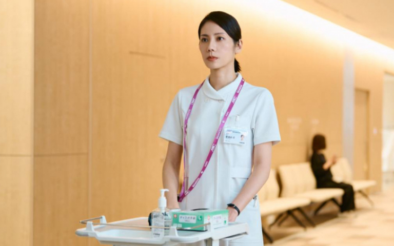松下奈緒睽違5年再披護理師制服！　笑曝「還穿得下真是太好了」