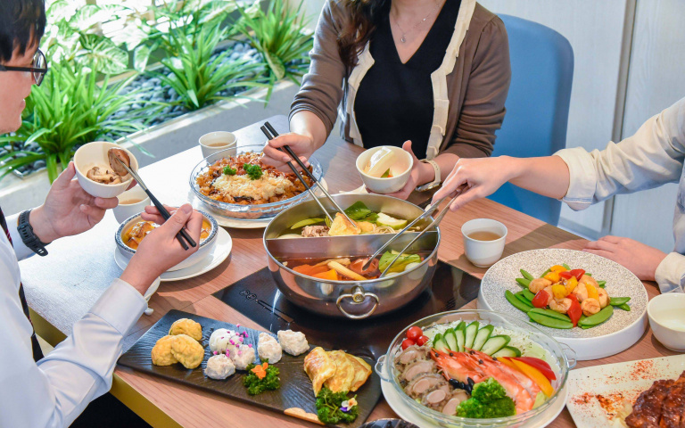 疫情期間母親節不能過？ 高雄福華推出多樣化外帶料理