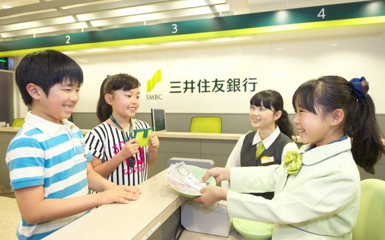 快帶小孩來這放電!日本3個親子景點,角色扮演、賽車,爸媽安排起來