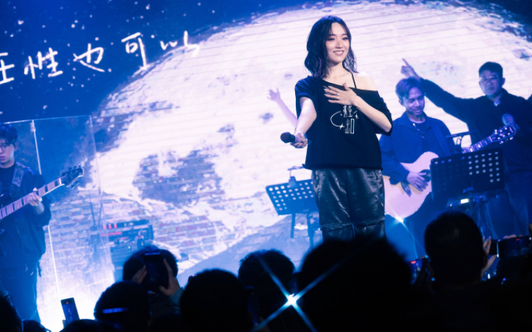 閻奕格升格當老闆　實現願望帶媽媽旅行