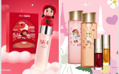 POP MART太強了！SK-II×CRYBABY、克蘭詩×MOLLY夢幻聯名登場，美妝控準備搶收藏