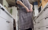 這等默契？　主人衣服掀開「小喵一看就明白」…跳進去了