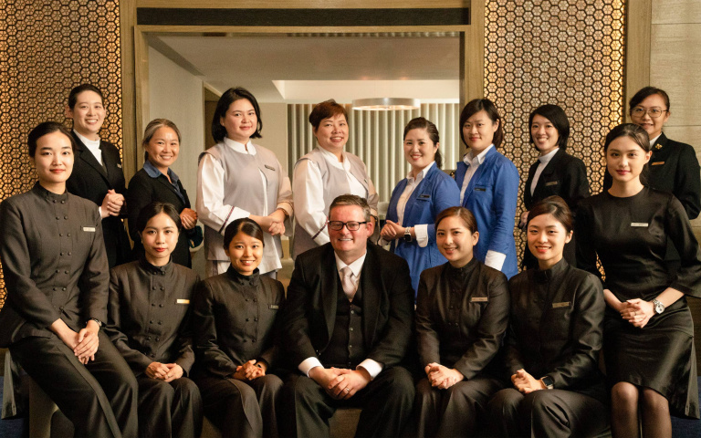 英國首席管家訪台　攜手晶華進化服務