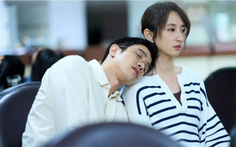 跟劉以豪演夫妻...柯佳嬿「曝他媽寶附體」拳頭硬了：常想掐死他！