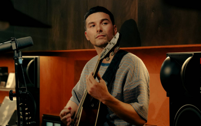 鳳小岳愛妻之歌藏彩蛋　力邀億級帥哥男神合作