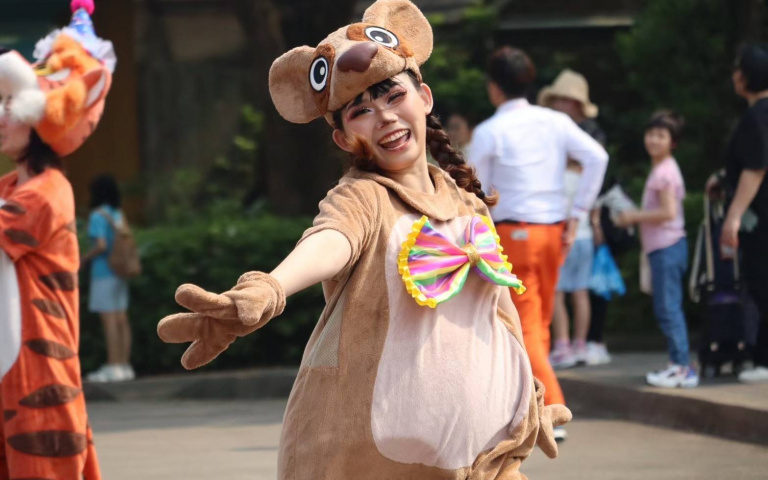 穿動物花紋衣去「六福村」只要699元！動物體驗活動享買一送一優惠！