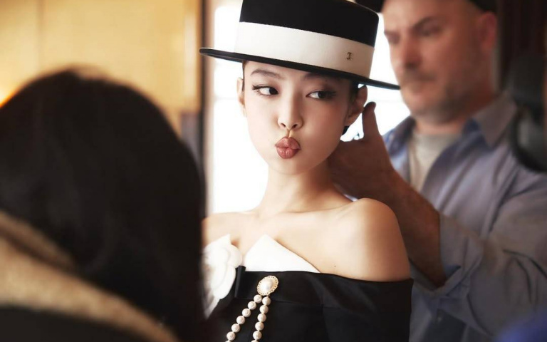 Jennie炸裂級時尚影響力!Met Gala話題超越蕾哈娜、千黛亞,Chanel訂製造型超驚豔!
