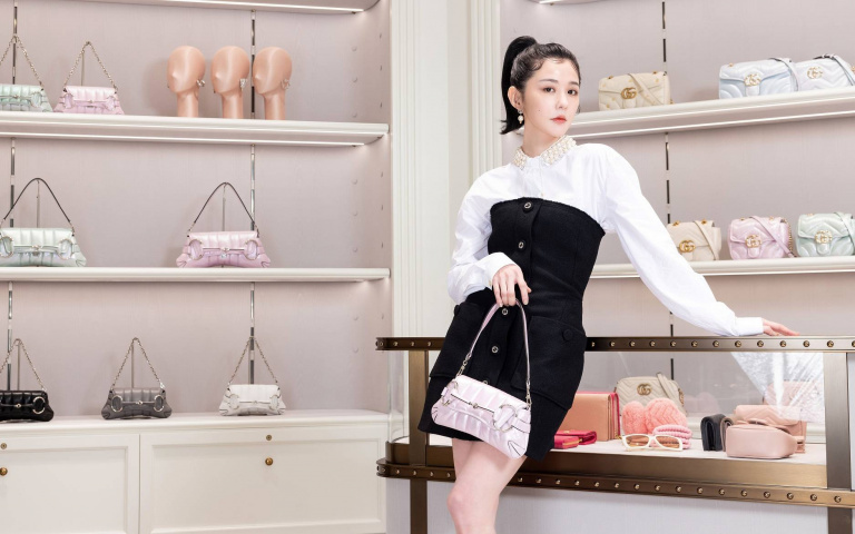 邵雨薇喊話吳慷仁『買GUCCI包送我！』還提前想好要怎麼搭配這咖包包才夠閃！