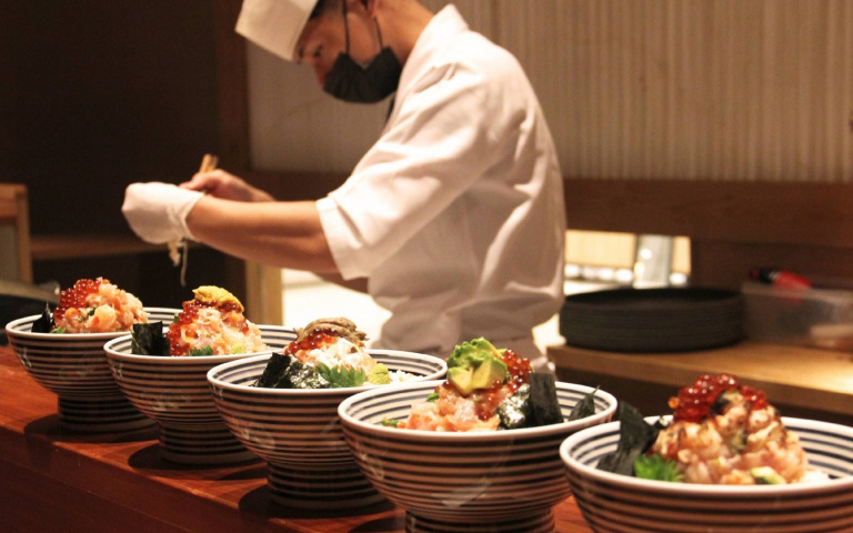 現省740元！東京第一海鮮丼新開幕，特上海鮮珠寶盒「半價」限時3天！