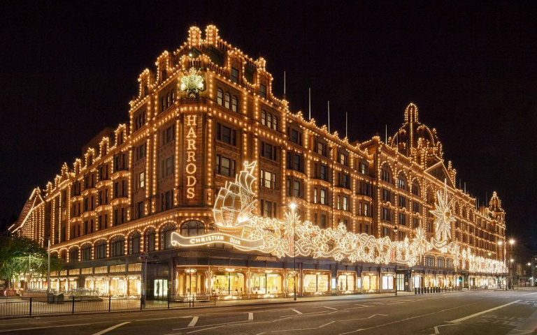 耶誕腳步近了!Dior攜手Harrods百貨打造佳節慶典,奢華魔幻讓人目眩神迷