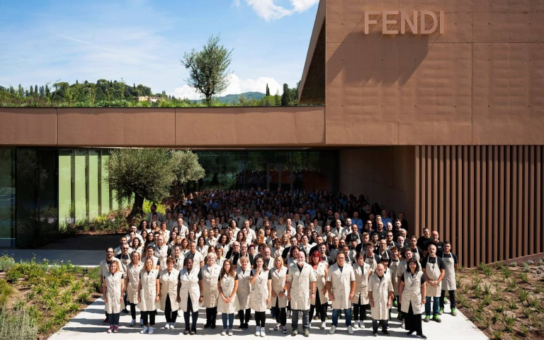 FENDI 2024春夏男裝大秀舉辦地點曝光!不久前剛啟用的義大利「FENDI Factory 皮件工廠」確定中選啦!
