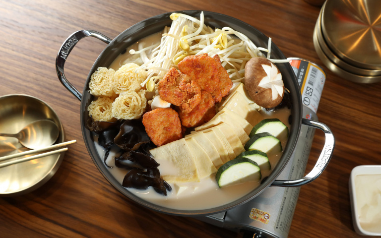 「蔬」人不輸陣2／經典韓食還能這樣吃　「야채 YACHE 野菜韓式蔬食」殺進台灣蔬食市場