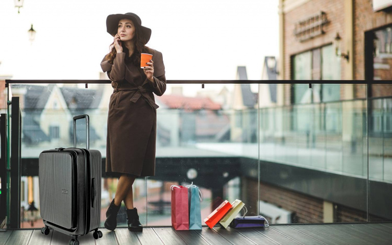 新年換裝必看！盤點CROWN「冷淡風」旅箱，讓你出門仙氣滿滿自帶高級感！