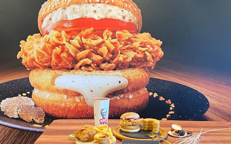 肯德基「松露起司圈咔啦雞腿堡」罪惡登場　厚實流餡起司圈、松露香氣超濃郁