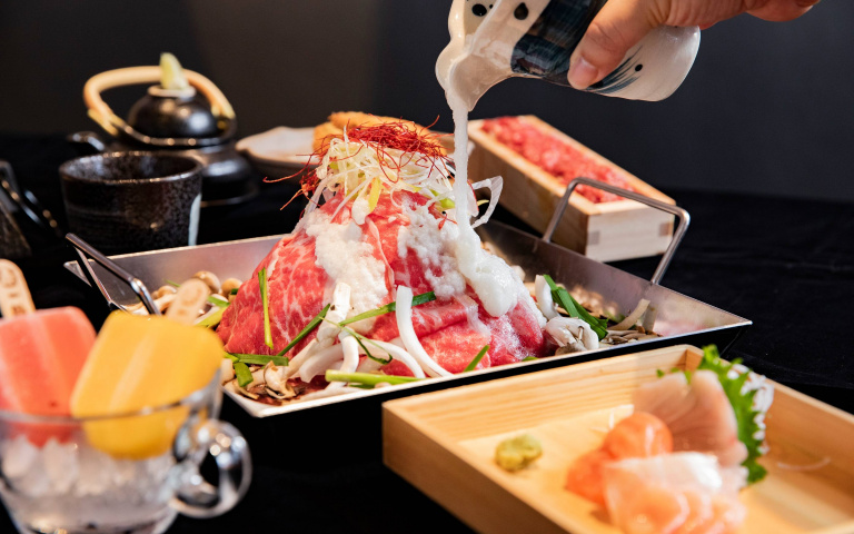 和牛控請進2／浮誇軒3鍋物華麗登場　動筷之前相機先食