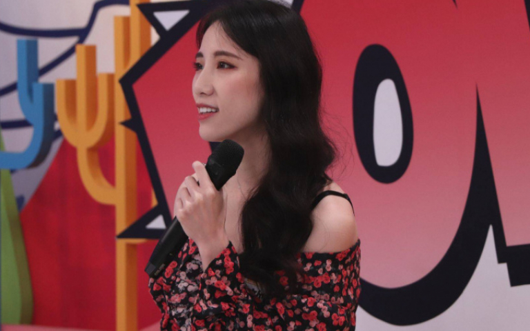 黃喬歆赴韓國夜店　遇鹹豬手襲胸被拉住不肯走