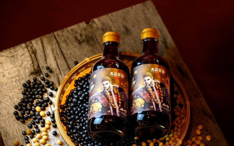 「丸莊霹靂一頁書醬油」首波限量2000瓶"正氣凜然"上市!