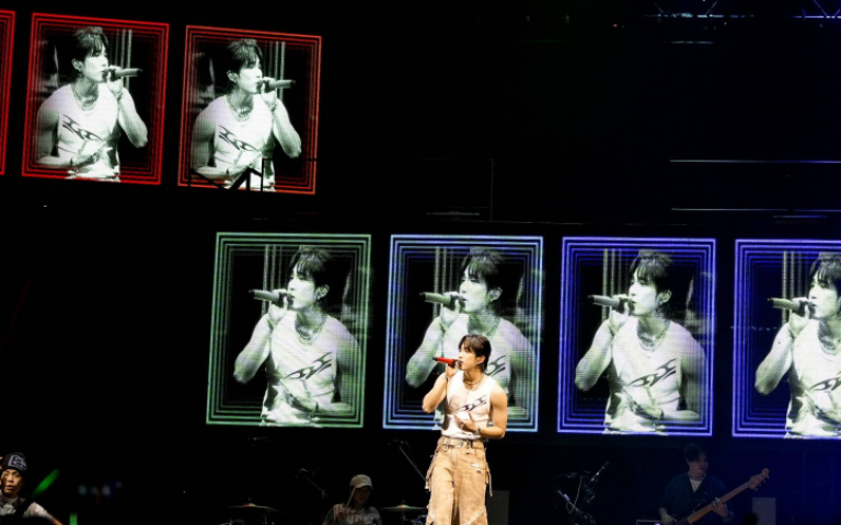 婁峻碩新加坡開唱曝「這東西」多到衣櫥塞不下　好友邱鋒澤助陣「第一次」超嗨