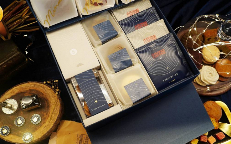 今年中秋好法式1／蕭邦《夜曲》浪漫加持　以濾掛咖啡搭佐開心果磅蛋糕、檸檬蛋白餅