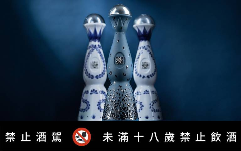 酒饕必藏!全台限量15瓶 手工雕繪白金羽毛圖騰、經典龍舌蘭風味歷久彌香!