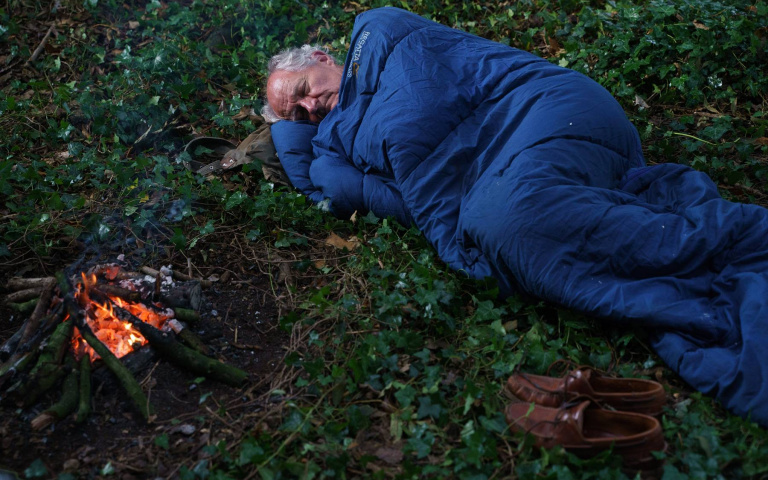 74歲奧斯卡得主在小溪流洗澡?《一個人的朝聖》徒步500英里橫跨英國!