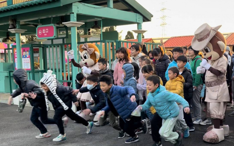 2024元旦六福村群獅獻吼迎曙光！