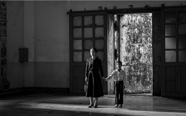 小薰帶孩子認屍險心理創傷　《餘燼》演技獲導演鍾孟宏肯定