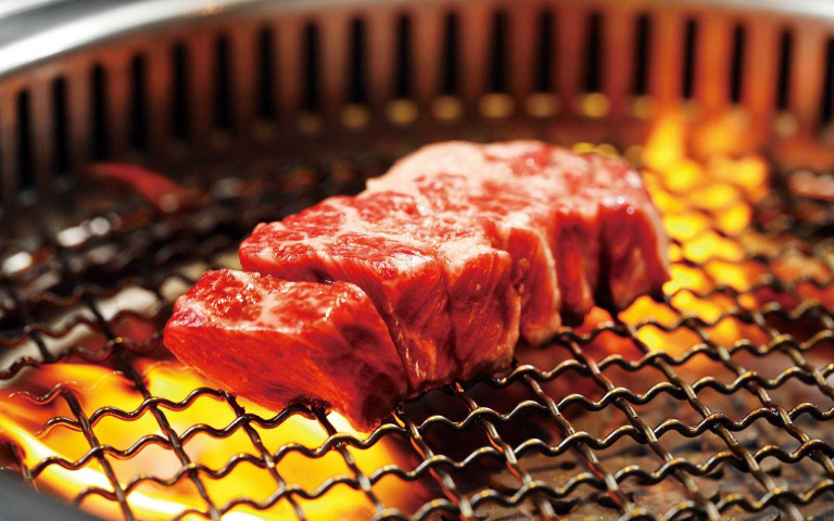 燒肉超有哏2/大股.熟成燒肉專門 來杯清酒作陪