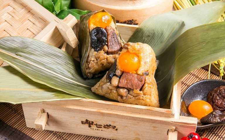 防疫在家乖乖嗑粽!85℃聯名排隊名店 鹹甜粽大PK
