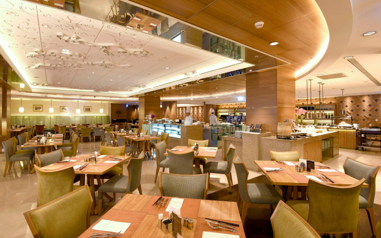 人氣飯店自助餐廳加碼推「威靈頓牛排、烤羊排」　節慶限定必須開吃