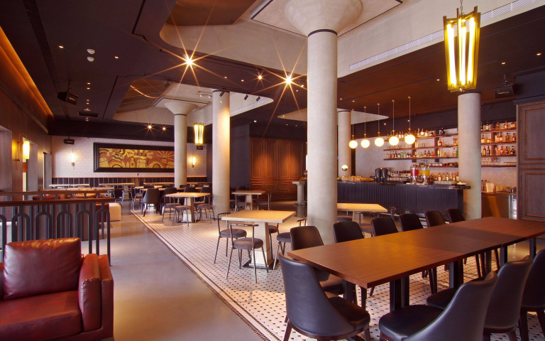 餐酒館啤酒暢飲！披薩、炸雞、烤肉無限量供應讓你吃爽爽！