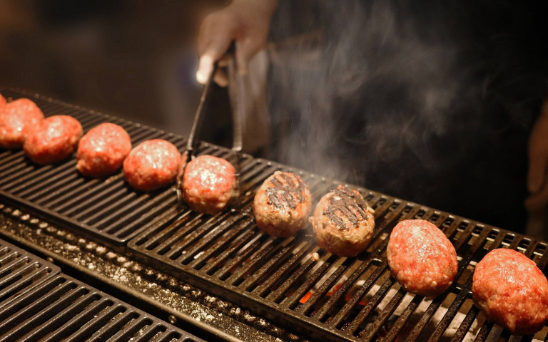 秒飛日本！漢堡排專門店新開幕，牛舌漢堡排、厚切牛舌排肉肉控快吃爆！