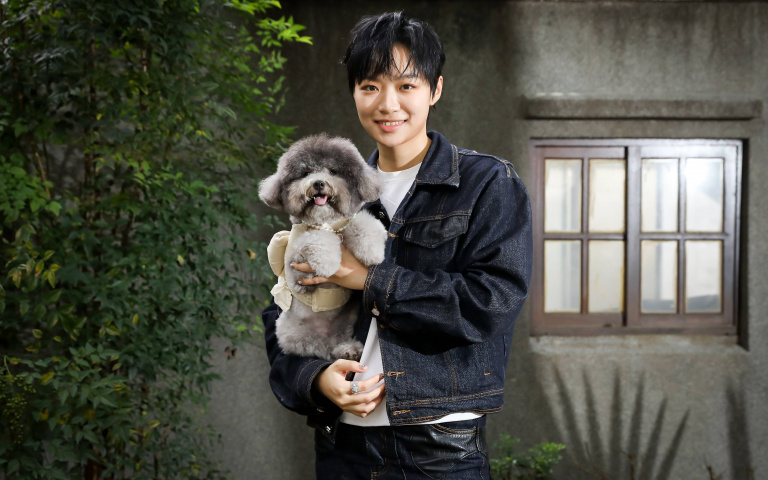 寵物情緣／Ginger愛犬享女明星待遇　粉絲巧遇「先認狗才認人」