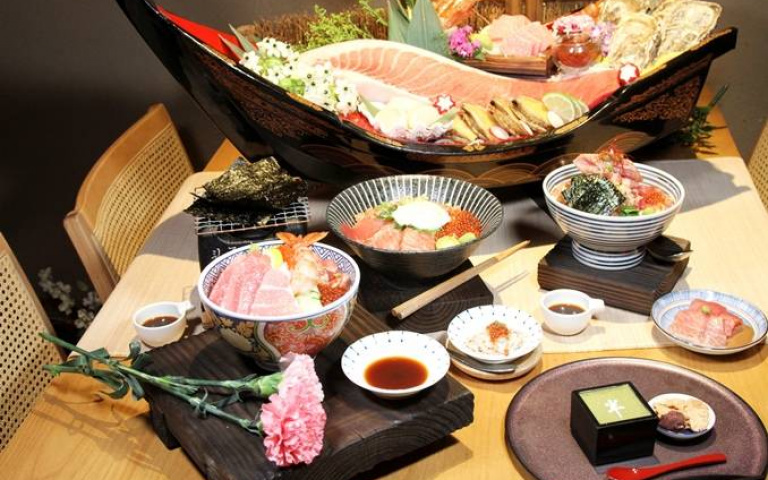 只賣2個月！海鮮丼名店「日本黑鮪季」登場　搭松葉蟹、黑海松貝更過癮