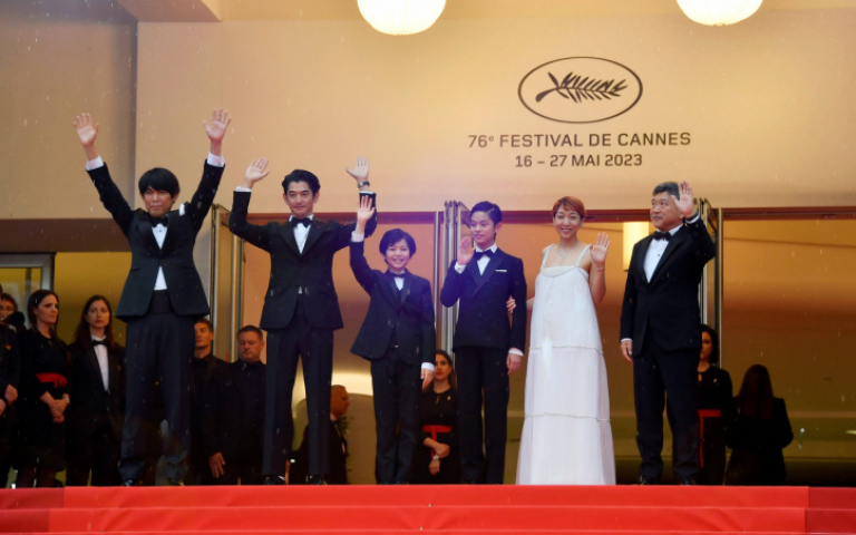 是枝裕和七度參戰坎城影展「觀眾起立鼓掌9分半鐘」　《怪物》台灣上映時間曝光