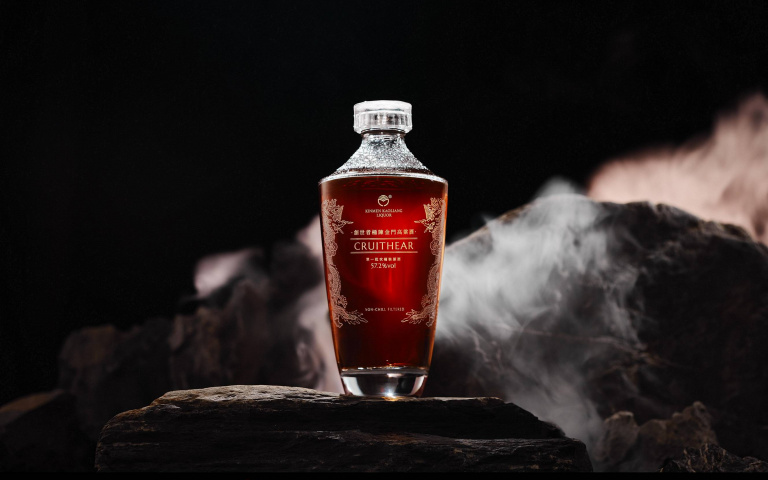 烈酒新選各自精彩　高粱與威士忌的破框之作　沿襲蘇格蘭工藝威士忌首發登台