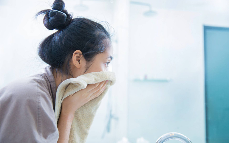 以油養膚！冬季「護膚秘訣」大公開，三大用法養出水煮蛋肌！