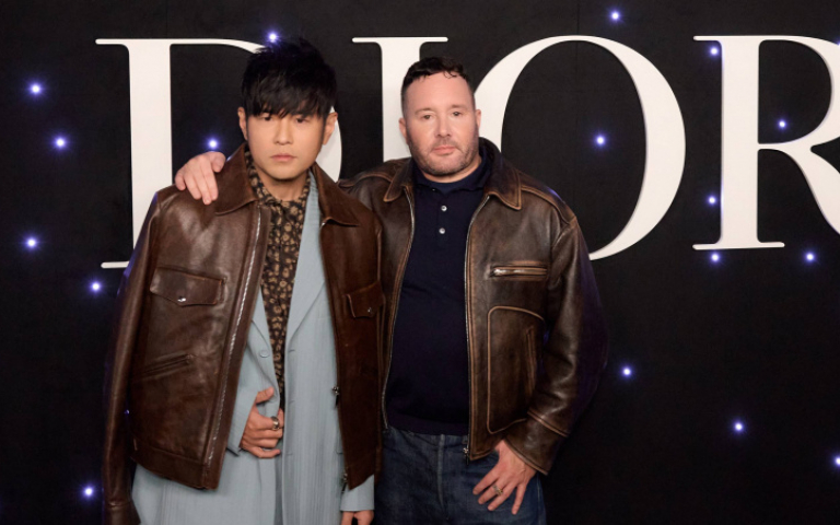 周杰倫現身巴黎看秀　心中念念不忘台灣珍奶