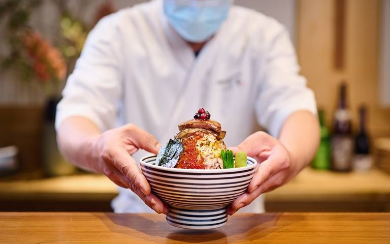 「鴨肝丼飯」太浮誇!日本海鮮丼名店推新菜 鍋控必點「黃金龍蝦鍋」