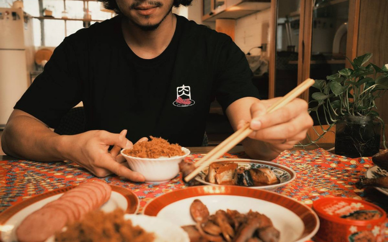 當肉鬆、香腸印上T恤　蘿蔔糕結合賣萌小虎　老品牌飄出新台味