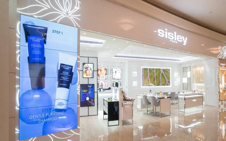 Sisley 101旗艦店隆重開幕!內藏許多魔鬼細節:大到有4間超舒服的療程間、髮肌保養服務專區、手部按摩服務專屬區域的旗艦店!